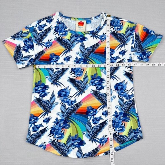 FARM Rio Aves Graphic T-shirt Women Sz. XS Safari Birds Parrots Rainbow Tropical - Picture 4 of 9